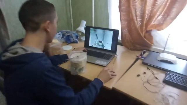 Типичный задрот в общаге смотреть онлайн