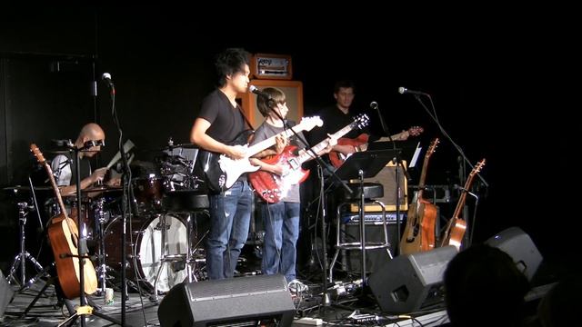 10 year old covers "Carry On Wayward Son" by Kansas смотреть онлайн