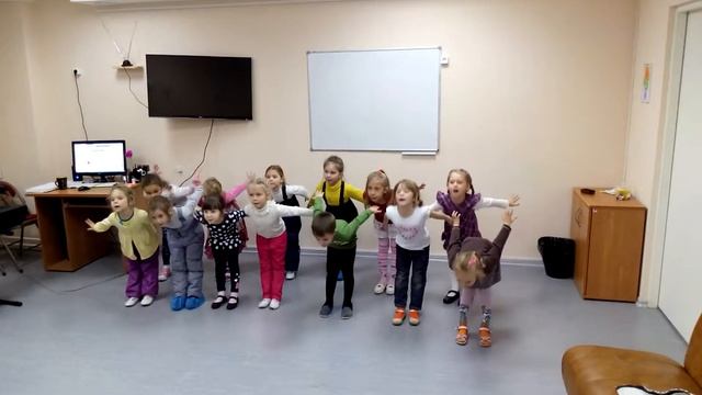 Вокально-хоровой коллектив "Колокольчики", песня "Цыплята" смотреть онлайн