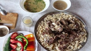 Жижиг галнаш. Чеченское блюдо в казане из говядины