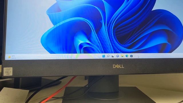 Show and Hide Desktop Icons on Windows 11 Pro смотреть онлайн
