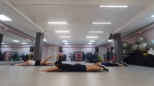 ГРУППОВАЯ ТРЕНИРОВКА ABS \ УПРАЖНЕНИЯ НА СПИНУ \ УПРАЖНЕНИЯ НА ПРЕСС \ РАСТЯЖКА смотреть онлайн