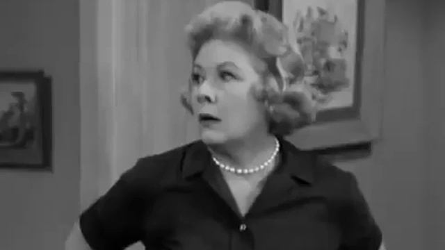 The Lucy Show | Season 1 - Episode 12 | Lucy And Her Electric Mattress