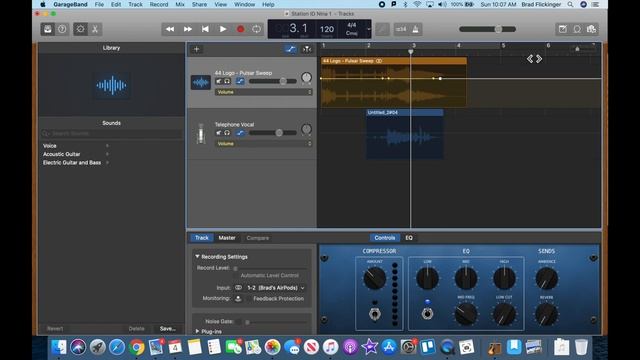 How to adjust a track region volume in GarageBand смотреть онлайн