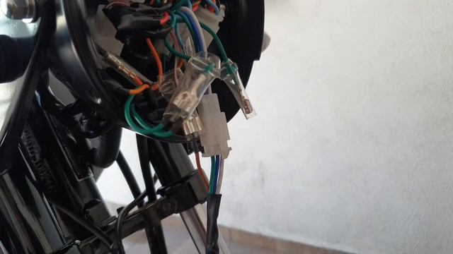Como poner Faros Auxiliares A Moto смотреть онлайн