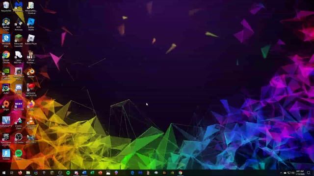 Playing with the Virtual Desktop Feature in Windows 10 смотреть онлайн