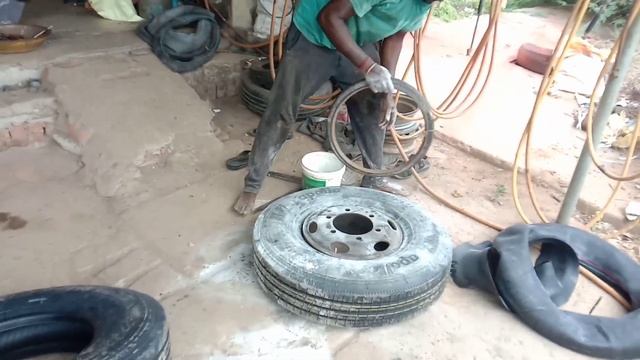 7.00.15 Tyre Fitting // 4 New Tyre Fitting // nitrogen air filling // смотреть онлайн