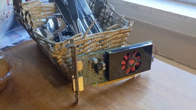 Gaming on a AMD Radeon HD 8570 1GB is it obsolete in 2022 смотреть онлайн