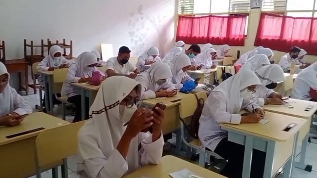 Ujian Sekolah Berbasis HP Android (Aplikasi Google Form) смотреть онлайн