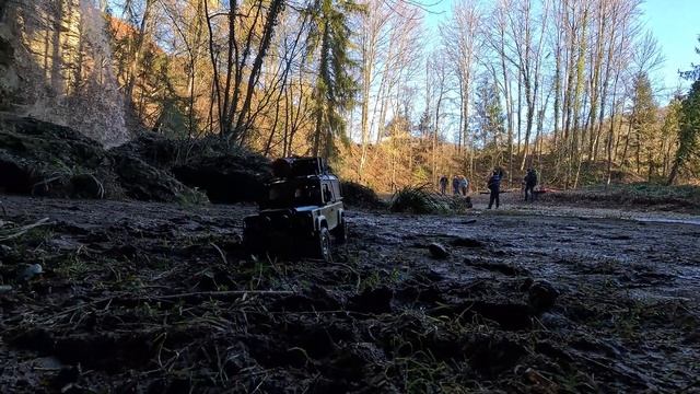 1/10 Scale RC Axial SCX3 Killerbody Camel Trophy Land Rover D90 Crawler Waterfalls Offroad Adventur смотреть онлайн