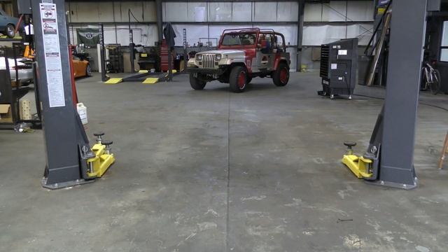 Jurassic Jeep 2.0: Car Issues YJ Jeep is back in the CAR WIZARD's shop. смотреть онлайн