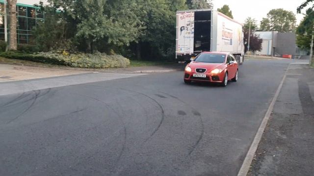 Seat Leon FR 2.0 TDI straight pipe sound and acceleration смотреть онлайн