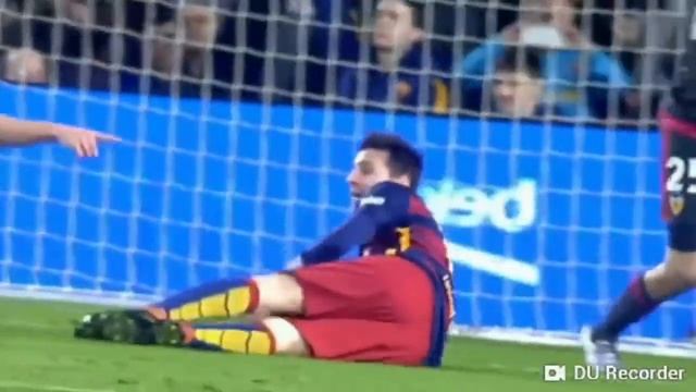 Покер Суареса и хетрик Месси а Неймар постеснялся смотреть онлайн