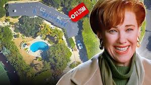 Как живёт Кэтрин О Хара и сколько он зарабатывает смотреть онлайн