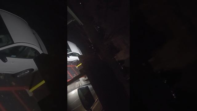please HELP! People OUTSIDE MY WINDOW middle of the NIGHT! WHAT DO I DO?????.VIDEO 1 OF 3 смотреть онлайн