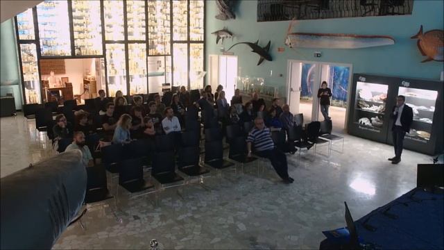 Uomini e squali: un rapporto difficile смотреть онлайн