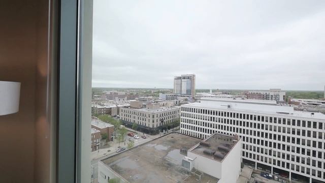 A sunny 1-bedroom at the new Vantage Oak Park apartments смотреть онлайн