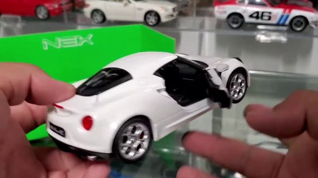 1:24 Scale Welly Diecast - Alfa Romeo 4C (Unboxing) смотреть онлайн