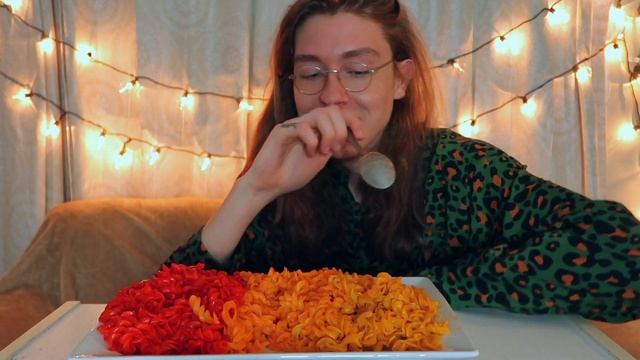 trying Cheetos MAC 'N CHEESE! (flamin' hot, jalapeño & cheesy!!) REVIEW смотреть онлайн