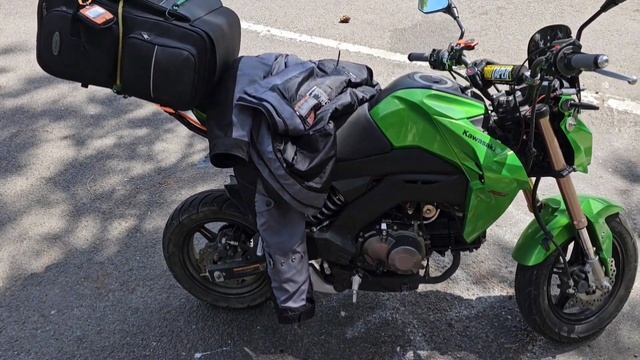 1,000 Miles on a Minibike! (Kawasaki Z125) смотреть онлайн