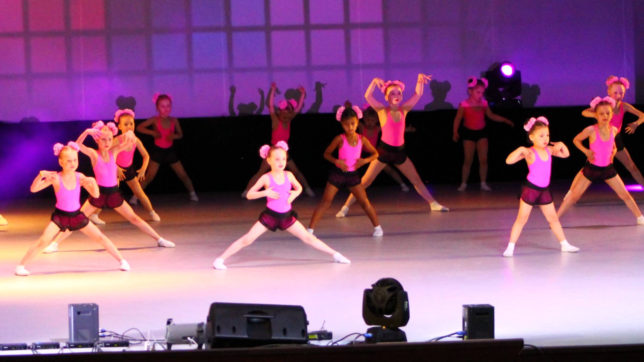 Танец "Розовая пантера". Детская танцевальная студия Baby street. Полная версия. смотреть онлайн