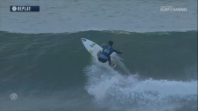 Zeke Lau eliminates John John Florence at Bell's Beach смотреть онлайн