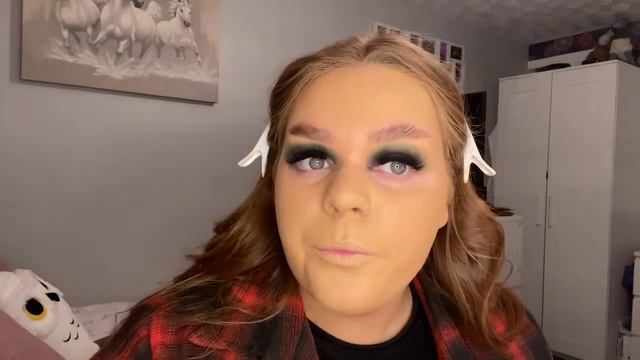 GREEN SMOKEY EYE| GLOWY SKIN| TUTORIAL смотреть онлайн