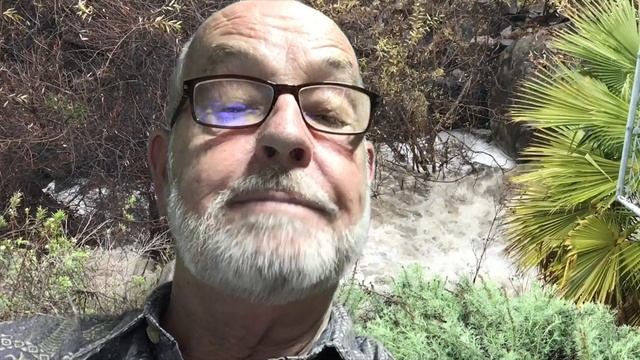 Works even with bad lighting: iMovie iOS with Green Screen June 2019 смотреть онлайн