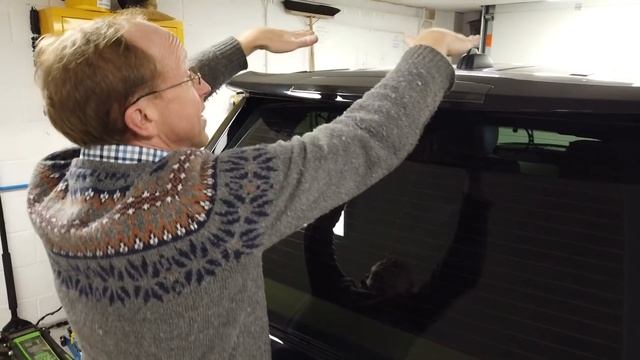 Range Rover L322 Rear View Reversing Camera Replacement / remove rear spoiler смотреть онлайн