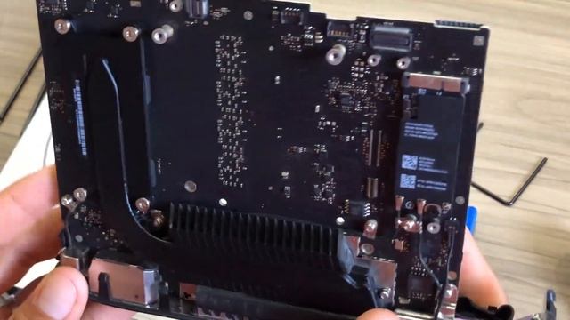 Upgrade Mac Mini 2014 - SSD Sata + SSD nvem M2 - Part 2 смотреть онлайн