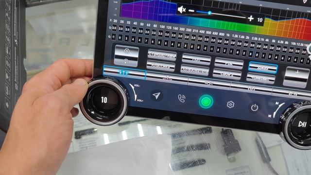 новинка среди магнитол Android с большим экраном и механическими крутилками Bos Mini Q15! смотреть онлайн