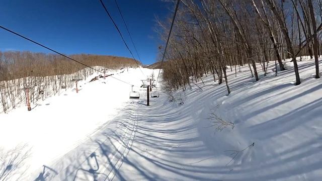 [4K30P.Front] 2021.02.14 Takatsue ski resort, taking lift skyroad 2, nice view with good weather смотреть онлайн