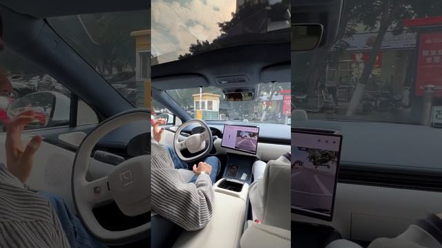 Zeekr 007 - тестируем автопарковку смотреть онлайн