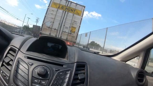 Just got my Broken Windshield Window Fixed! Looking like a Great Flip Already! Vlog смотреть онлайн