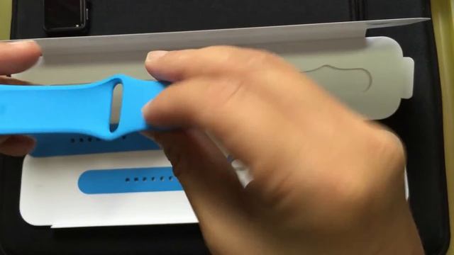 Unboxing of Blue Sport Band for the 42mm Apple Watch смотреть онлайн