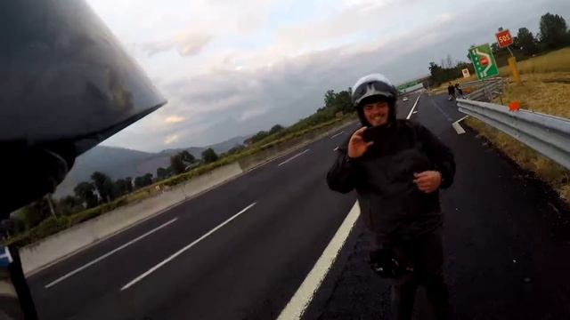 Rimanere senza benzina in autostrada смотреть онлайн