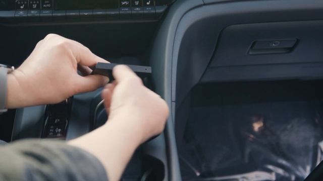 Toyota Crown - How-To Install Console Mount (835966) смотреть онлайн