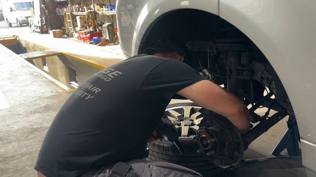 Land Rover Freelander заміна підшипника ступиці #landrover #handmade #rvdgarage смотреть онлайн