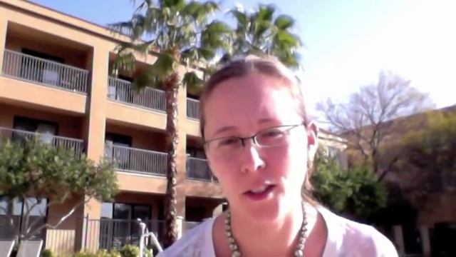 How Often Should You Post to Facebook: 1 Minute Marketing with Monique @BoxcarMarketing смотреть онлайн