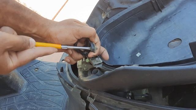 SEAT HINGE ISSUE смотреть онлайн