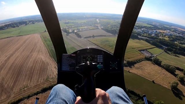 MOSQUITO TURBINE HELICOPTER: FLYING AROUND THE LION OF WATERLOO