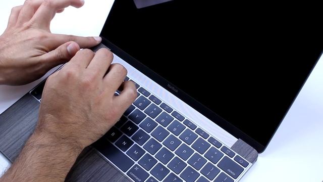 XGear EXO Skin Protective Vinyl Film For MacBook 12" (2015) Installation смотреть онлайн