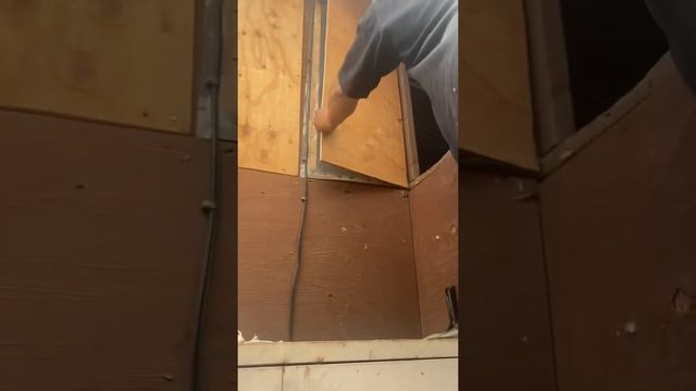CABIN LIFE :getting winter ready/closing up the windows смотреть онлайн
