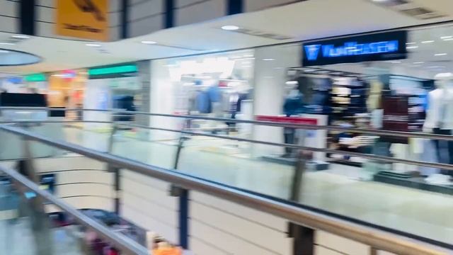 Window shopping. ||shopping time || || vlog || #subscribe #banglavlog #kolkata #shopping смотреть онлайн