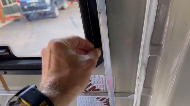 Sprinter Bunk Windows: post install stabilizing... stop the shake! смотреть онлайн