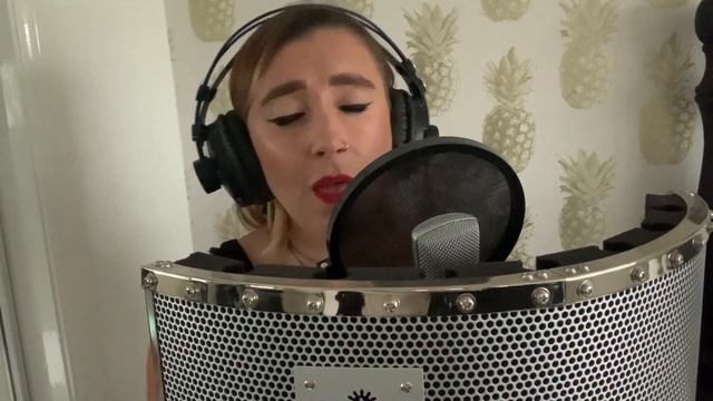 Fleetwood Mac - 'Dreams' cover смотреть онлайн