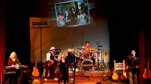 Fleetwood Mask "Second Hand News" live at The Pacific Grove Center for the Performing Arts смотреть онлайн