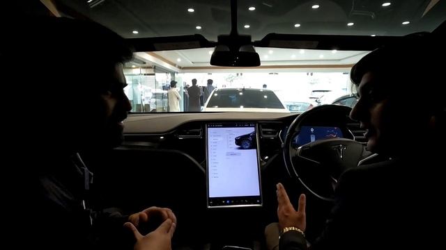 Tesla Model X 75D 2017 Model Walk Around || Full Showroom Visit || Al Sheikh motors смотреть онлайн