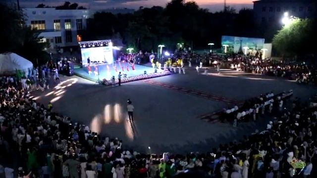 Shomanay rayonında Ǵárezsizligimizdiń 32 jıllıq bayramına baǵıshlap, bayram koncert baǵdarlaması👇 смотреть онлайн