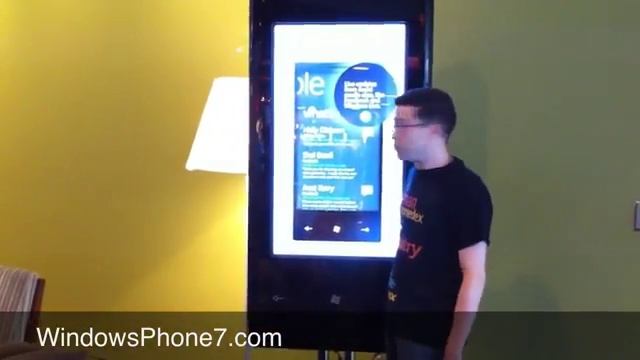 World s Biggest Windows Phone 7 Device Screen VU1IfcffRzA смотреть онлайн